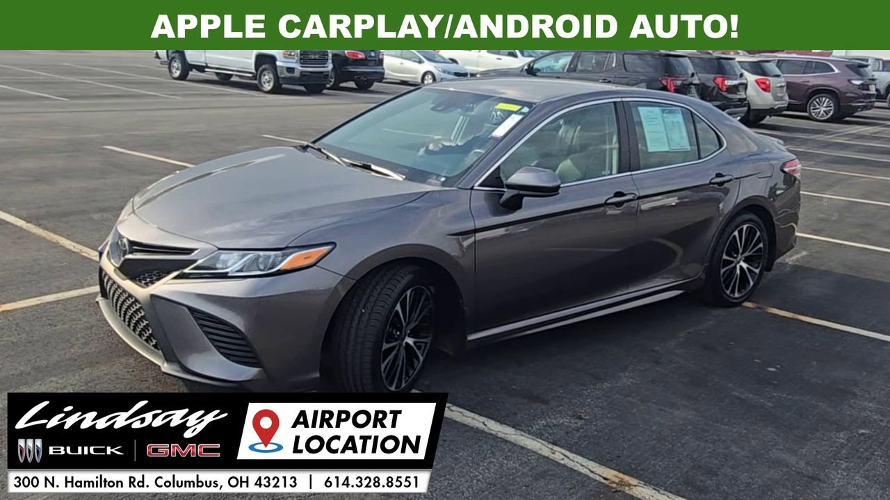 2020 Toyota Camry SE photo 4