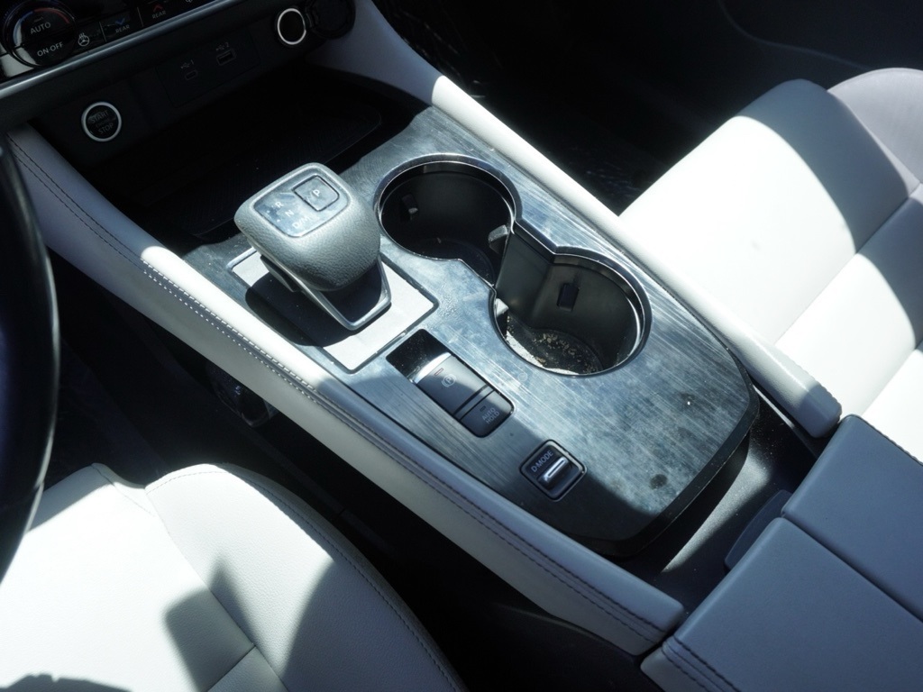 2023 Nissan Rogue SL photo 19