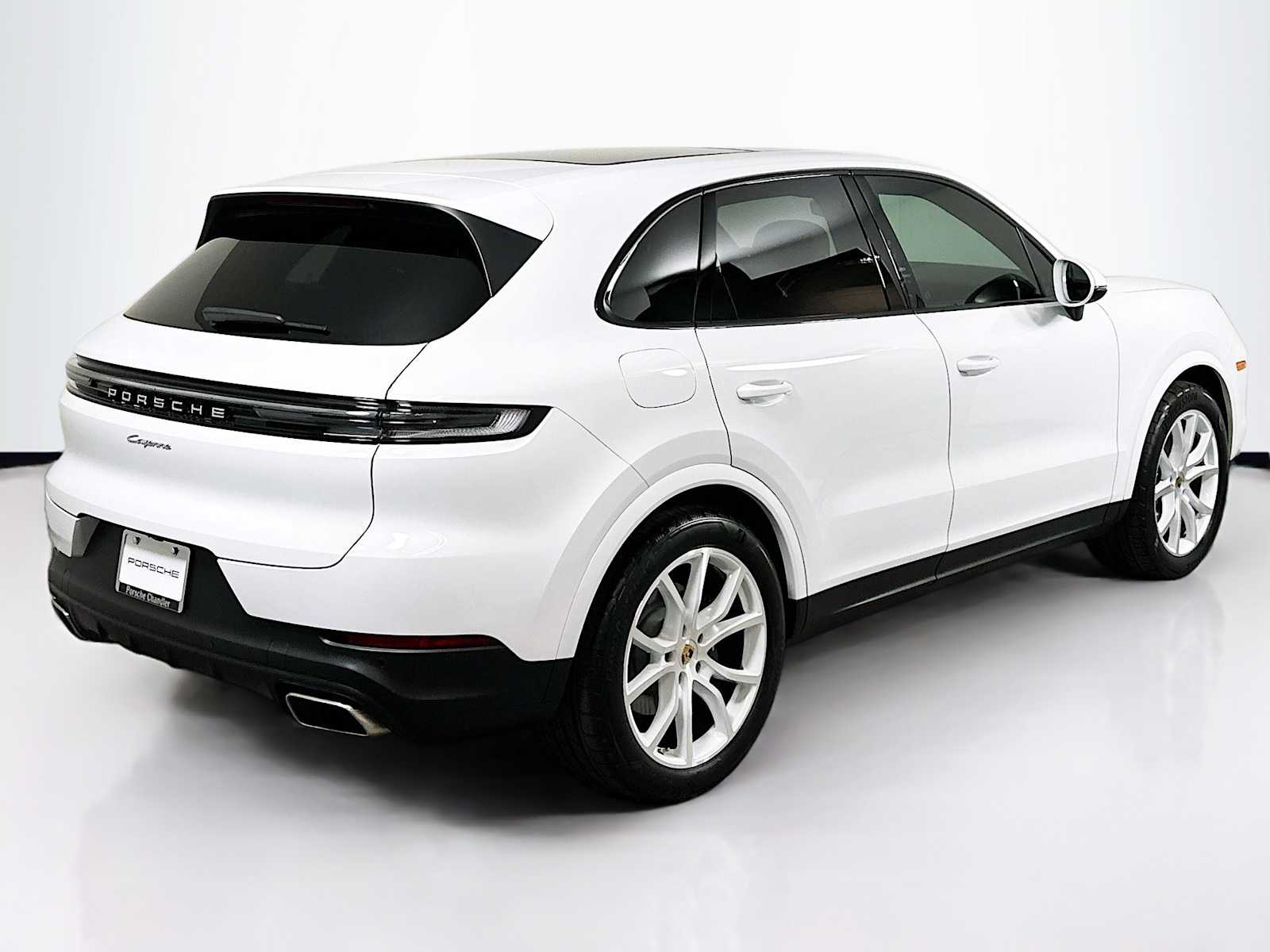 2024 Porsche Cayenne photo 9