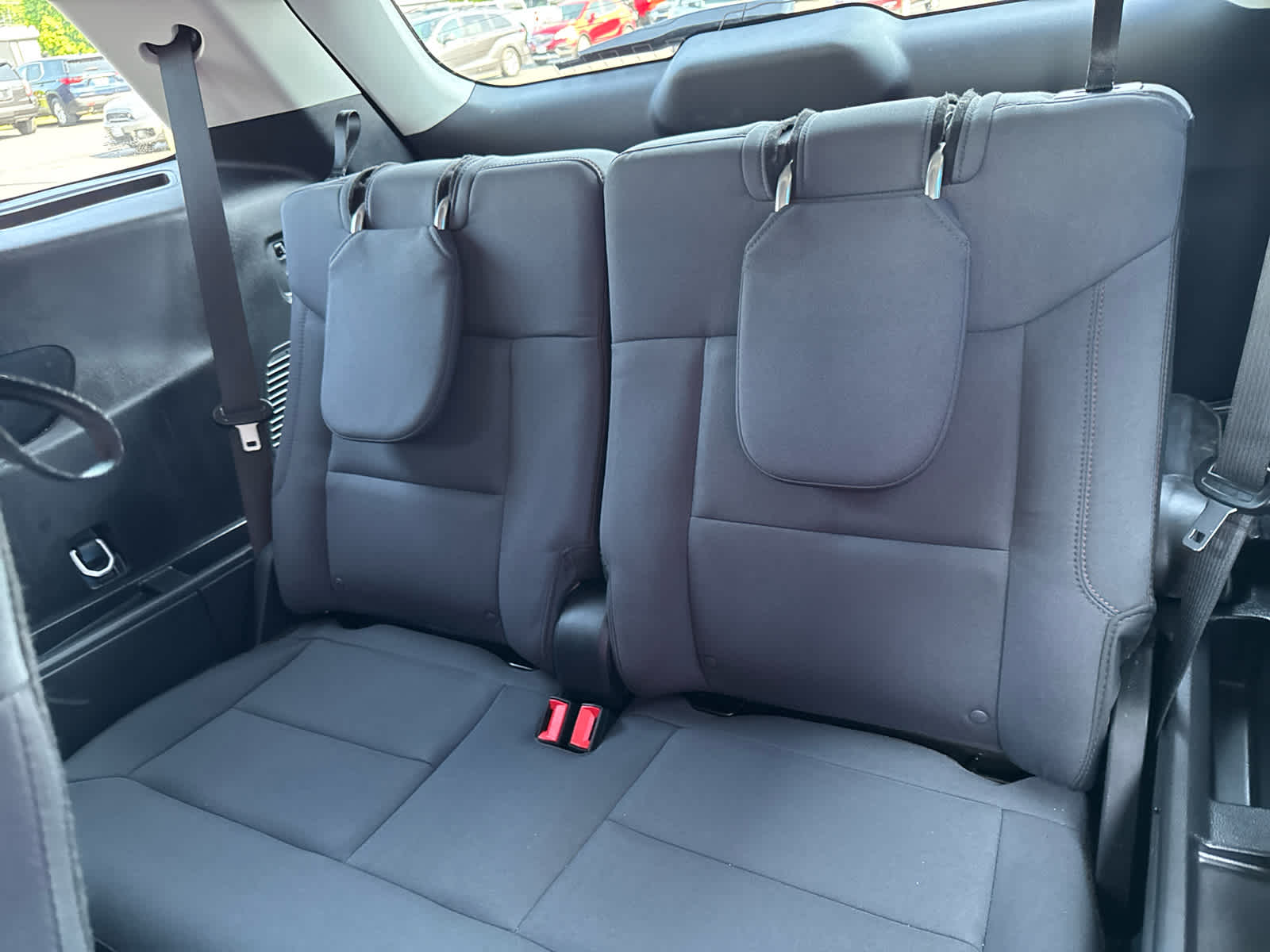 2025 Ford Explorer photo 12