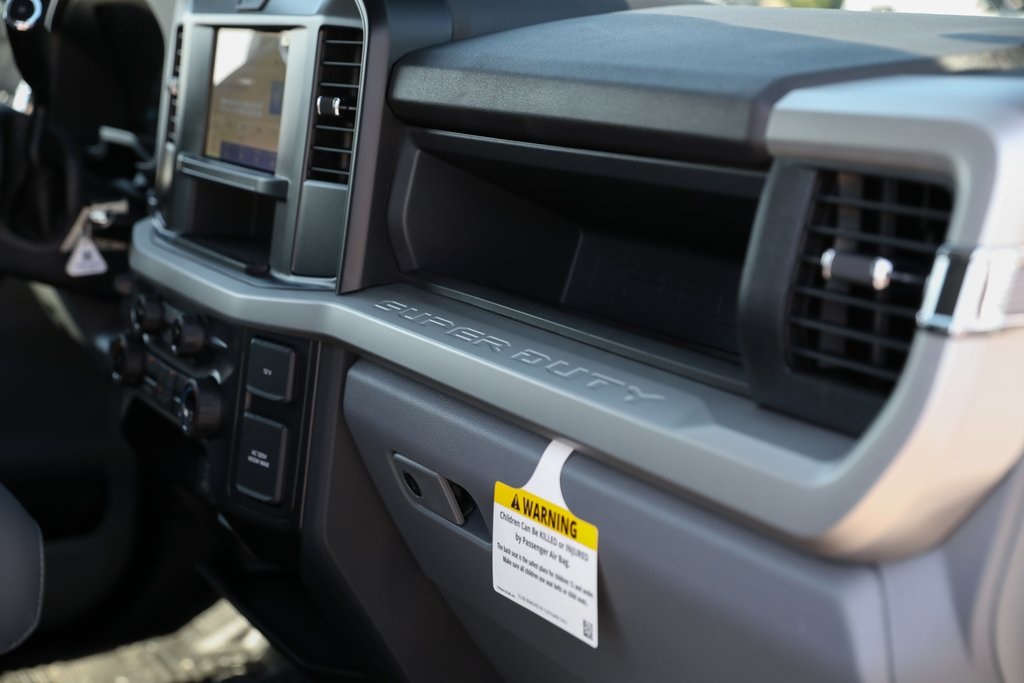 2025 Ford F-250 Super Duty XL - Photo 30