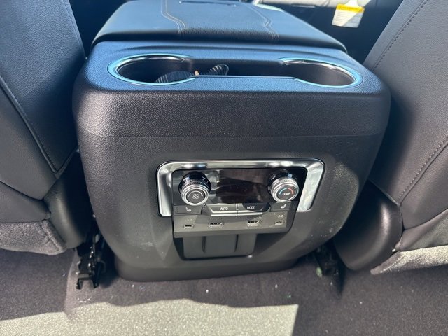 2025 Gmc Yukon XL AT4 photo 21