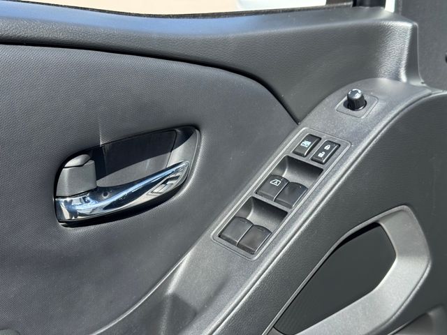 2022 Nissan Frontier SV photo 5