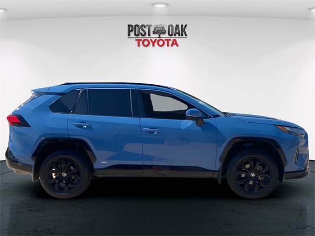 2022 Toyota RAV4 Hybrid SE photo 8