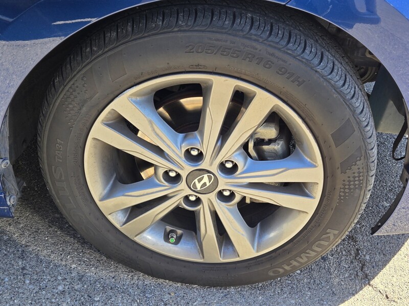 2017 Hyundai Elantra Value Edition photo 3