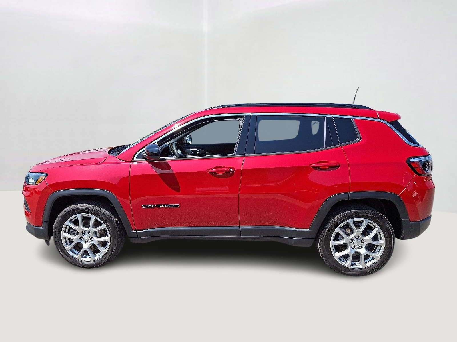 2023 Jeep Compass Latitude Lux photo 7