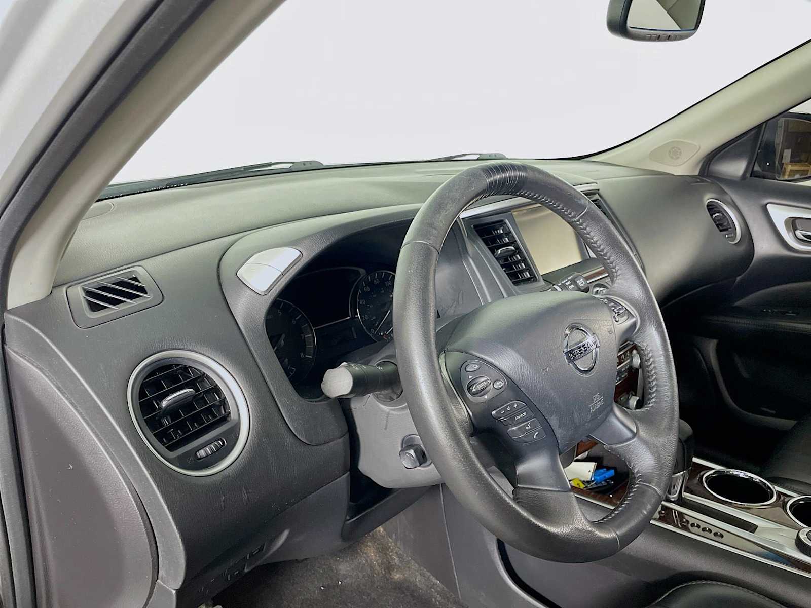 2014 Nissan Pathfinder Platinum photo 4