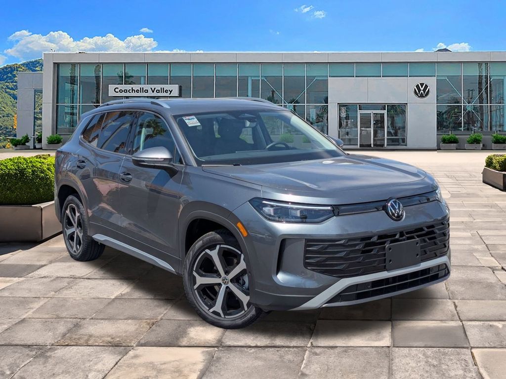 2025 Volkswagen Tiguan SE's photo