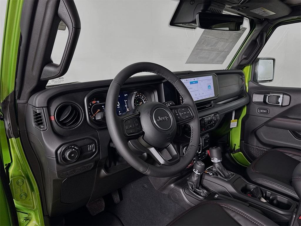 2025 Jeep Wrangler Rubicon photo 9