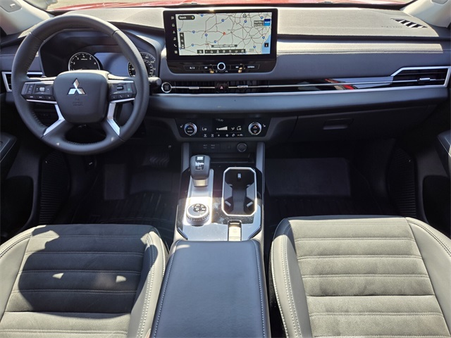 2025 Mitsubishi Outlander SE photo 12