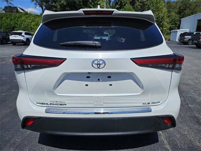 2022 Toyota Highlander XLE photo 6