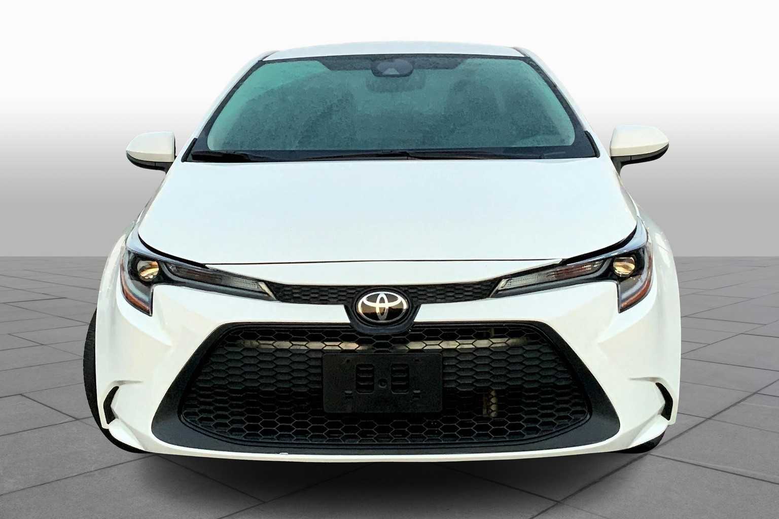 2022 Toyota Corolla LE photo 3