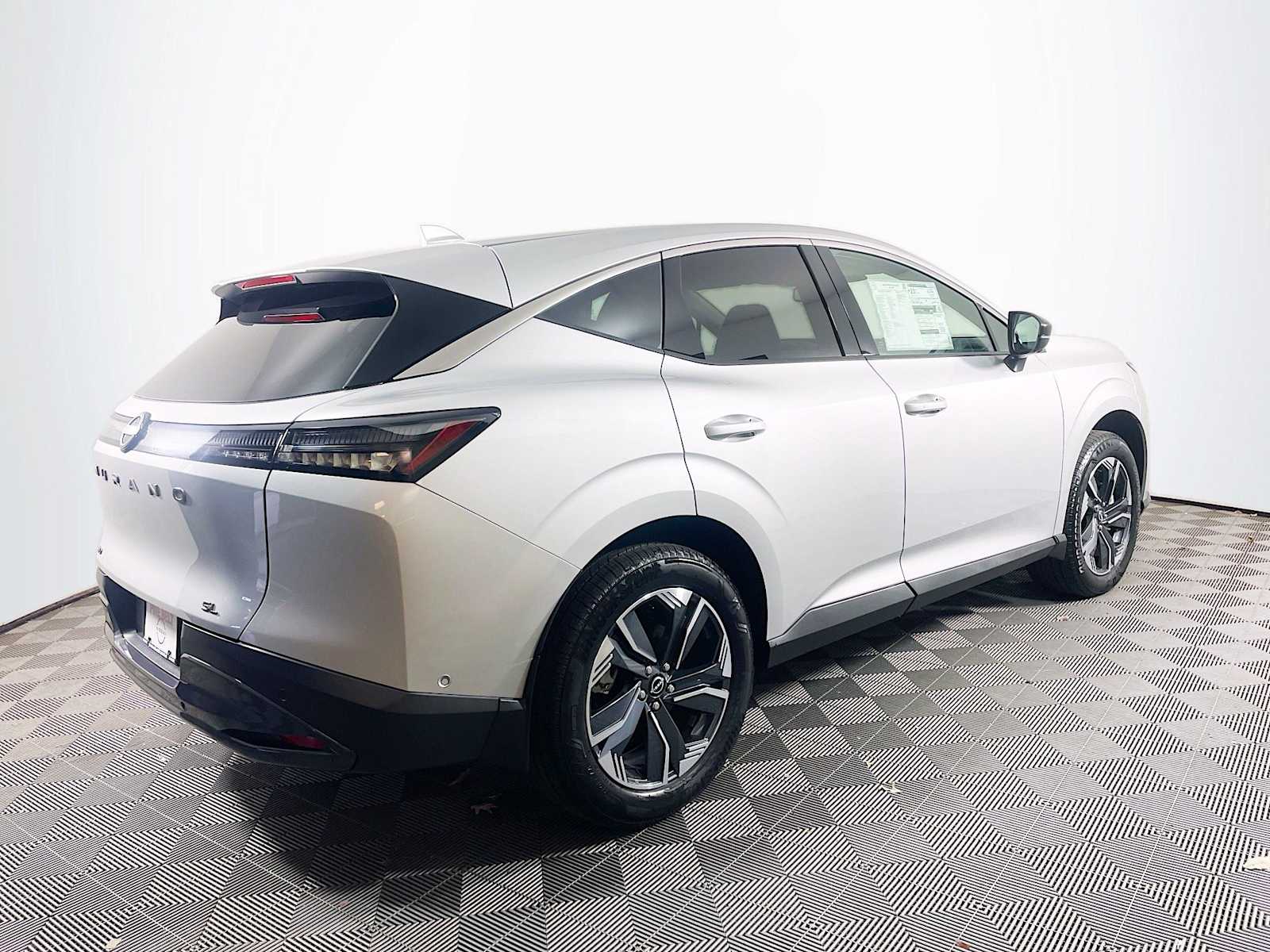 2025 Nissan Murano SL photo 2