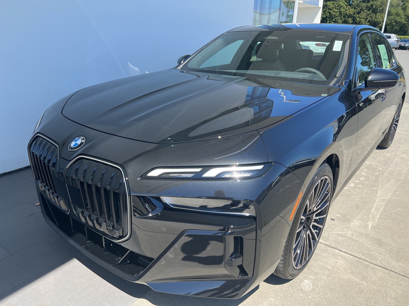 New 2025 Black Sapphire Metallic BMW 740i image 2