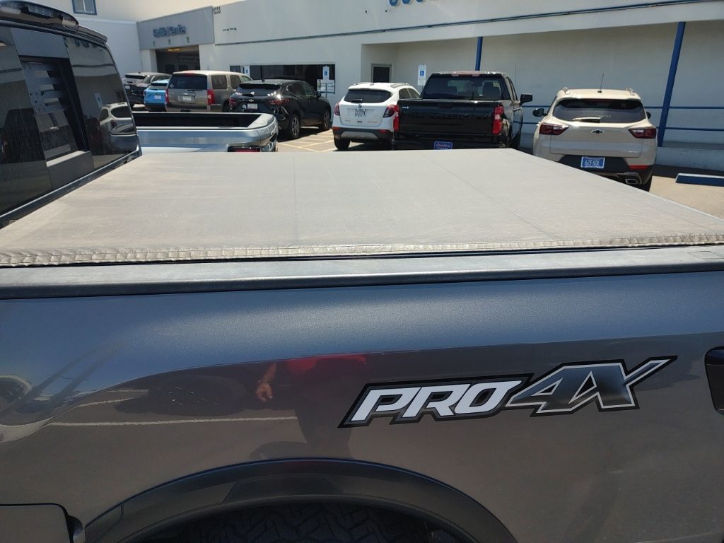 2020 Nissan Titan PRO-4X photo 12