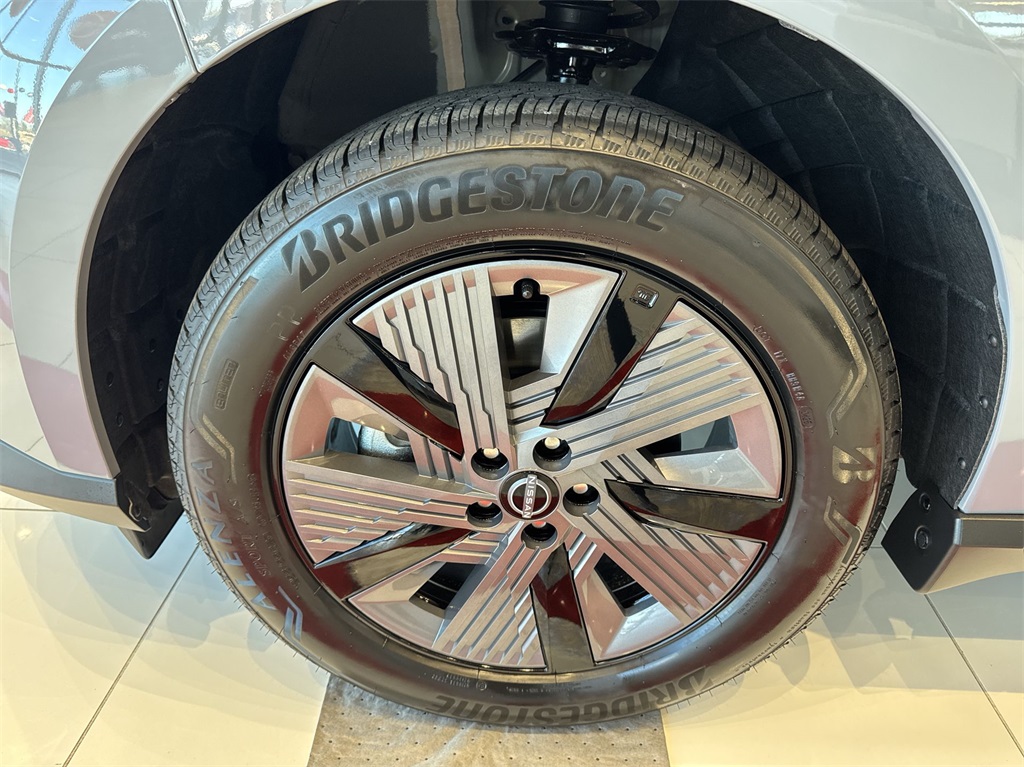 2025 Nissan Murano SL photo 14