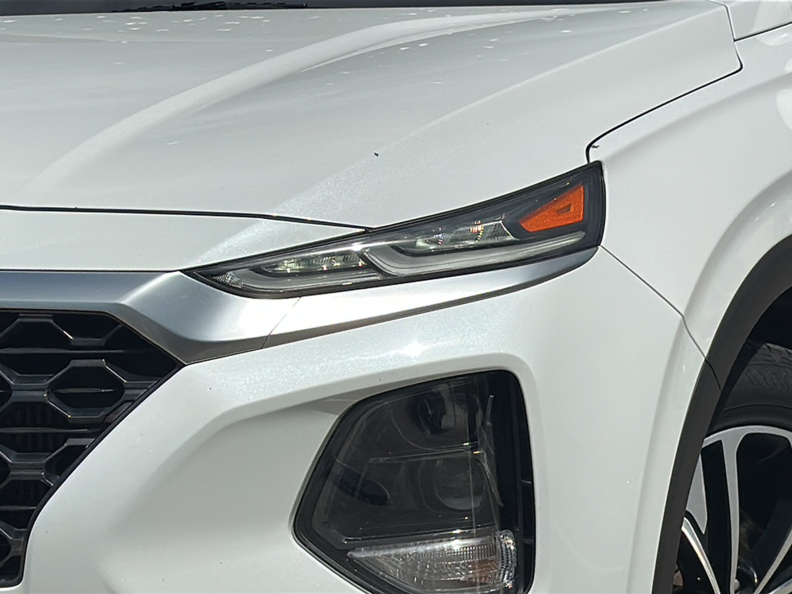2019 Hyundai Santa Fe Ultimate 2.0T photo 2