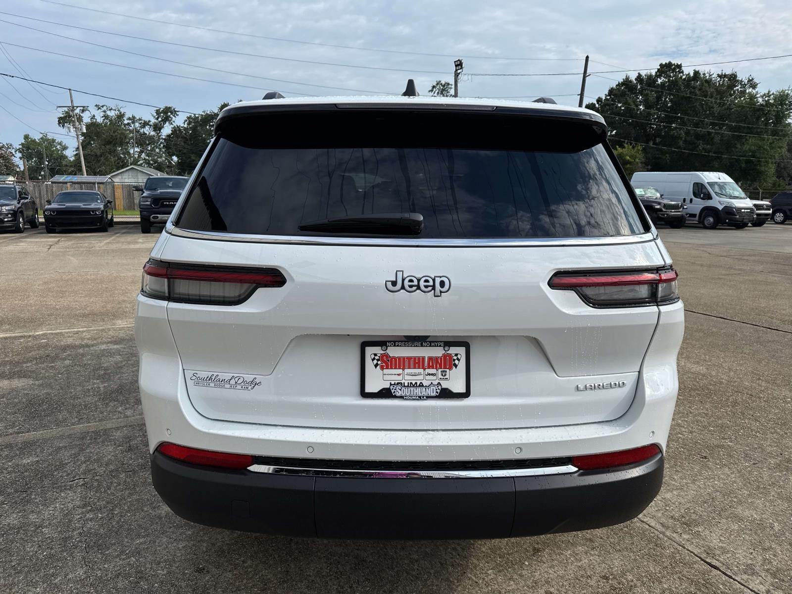 2025 Jeep Grand Cherokee Laredo X photo 4