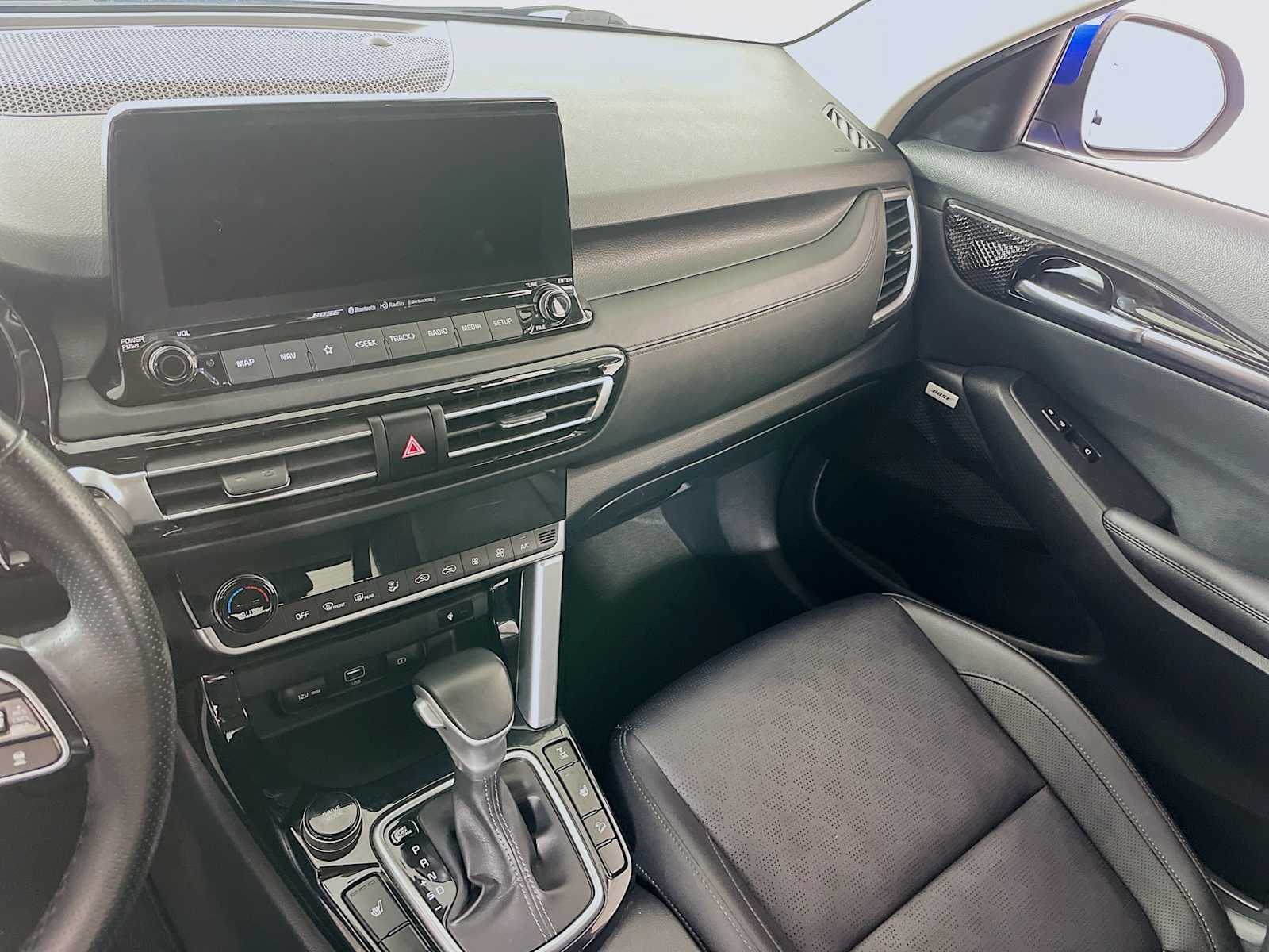 2022 Kia Seltos SX photo 22