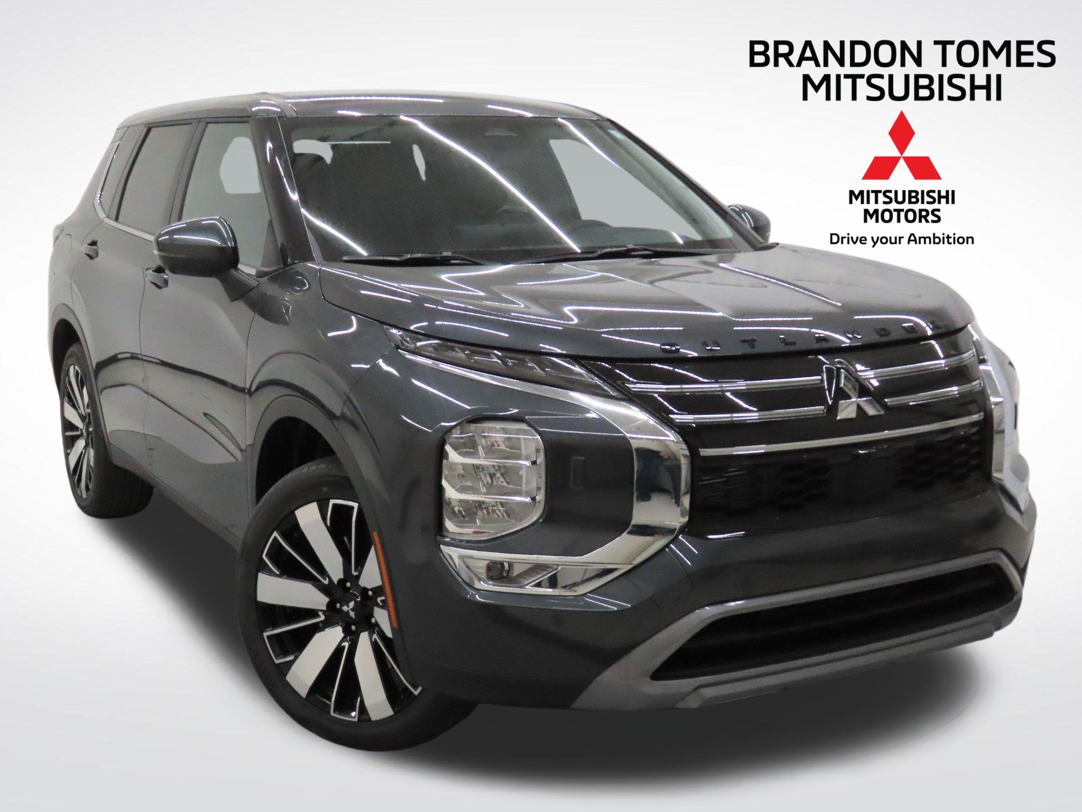 2026 Mitsubishi Outlander SE's photo