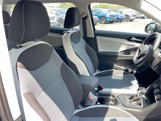 2025 Volkswagen Taos S photo 33