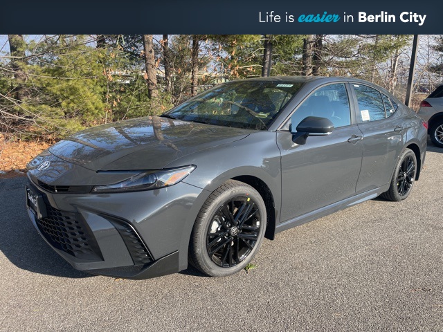 2026 Toyota Camry SE's photo