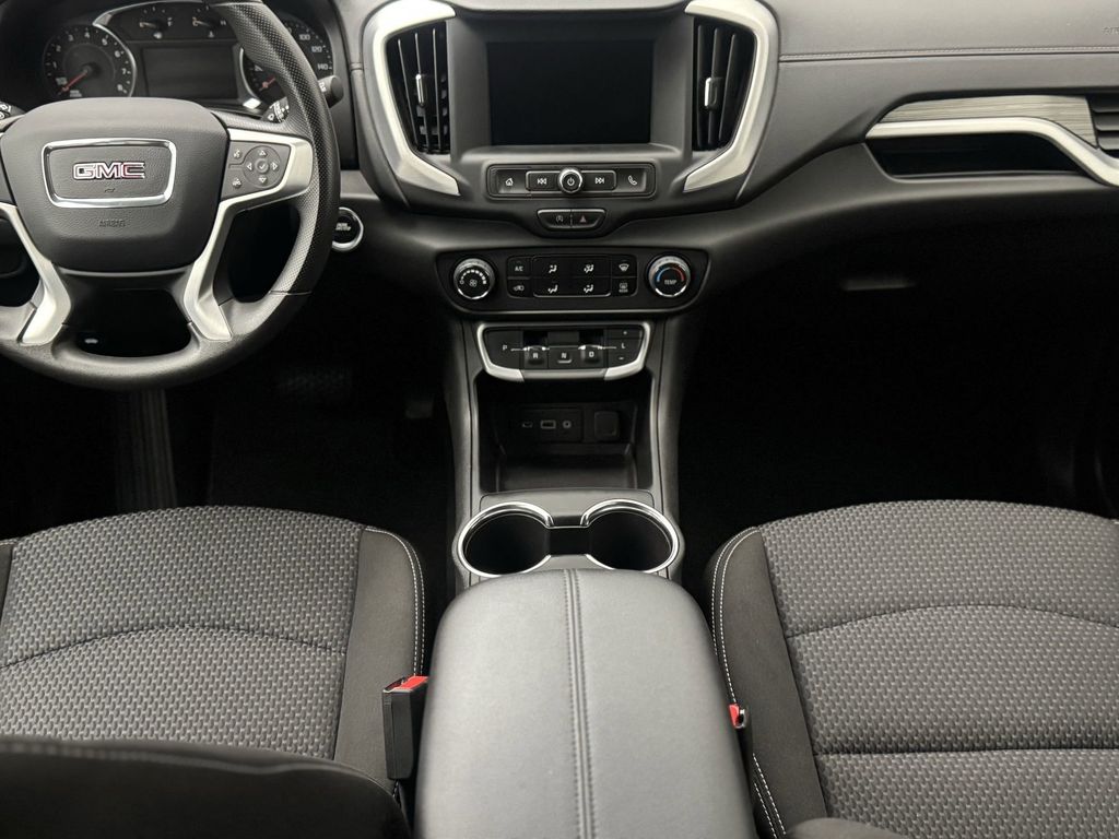 2024 Gmc Terrain SLE photo 4