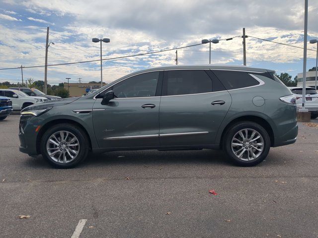 2022 Buick Enclave Avenir photo 3