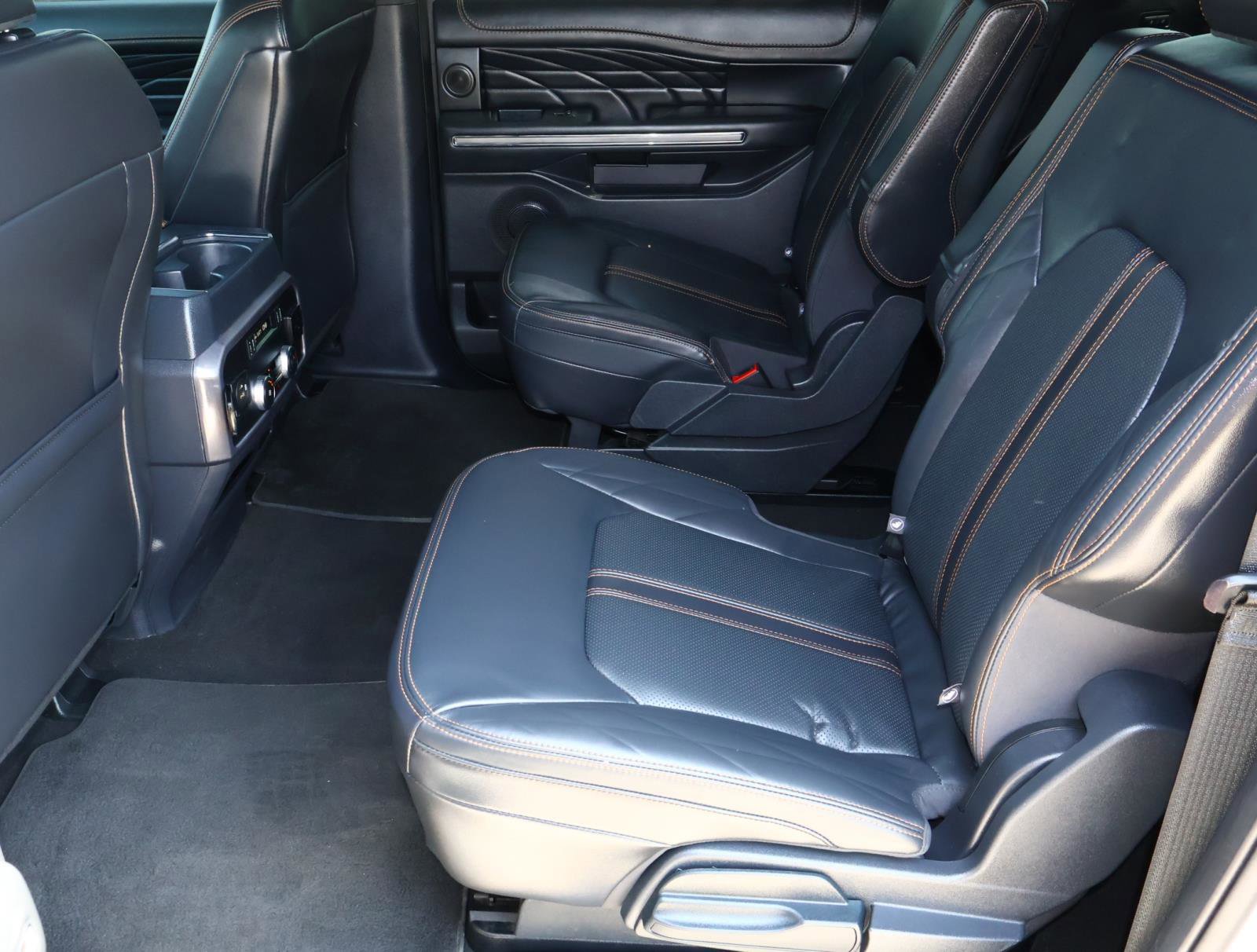 2023 Ford Expedition MAX Platinum photo 21