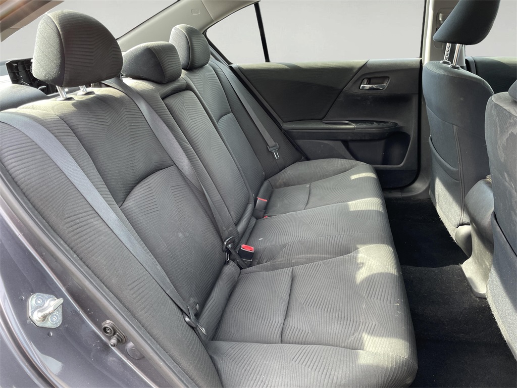 2017 Honda Accord LX photo 15