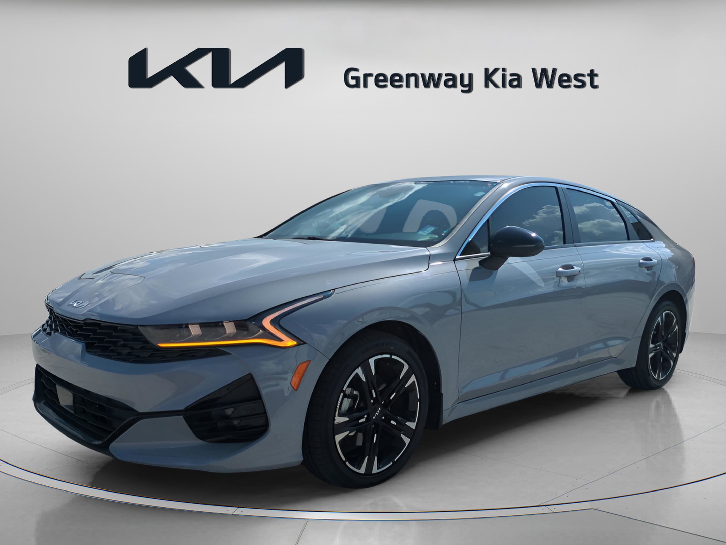 2024 Kia K5 GT-Line photo 3