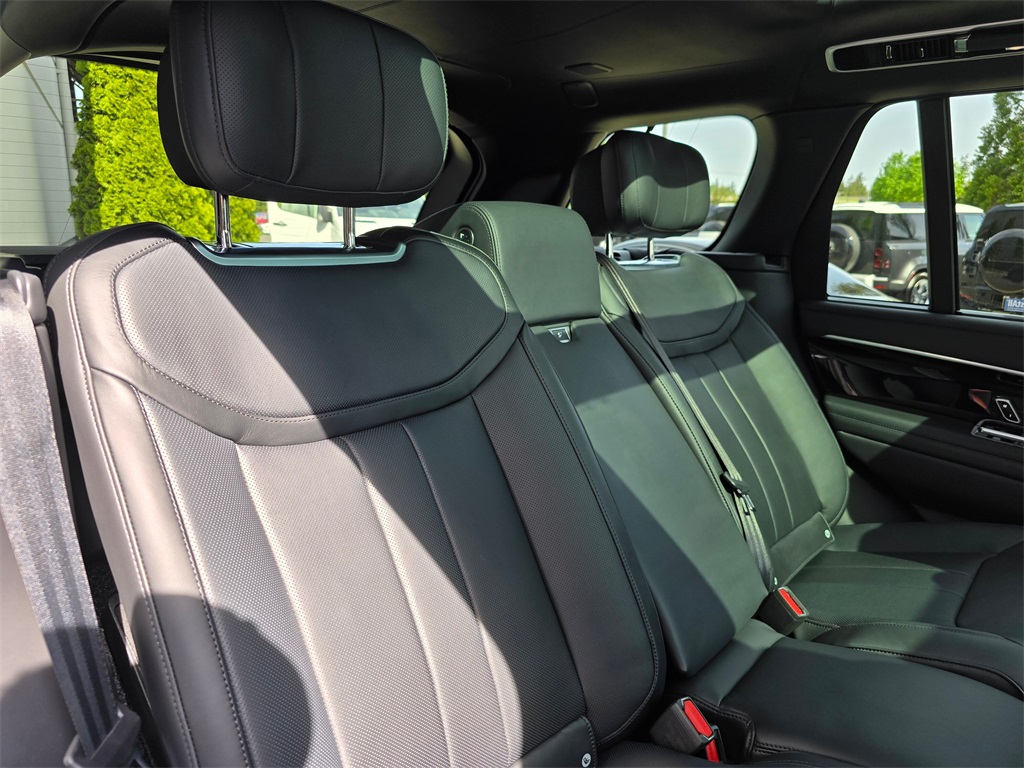 2025 Land Rover Range Rover Autobiography photo 26
