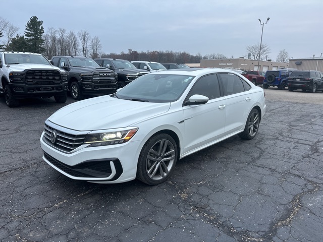 2021 Volkswagen Passat 2.0T R-Line photo 4