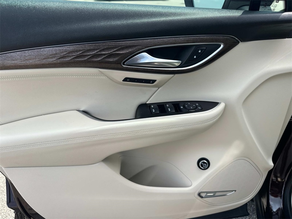2021 Buick Envision Avenir photo 25