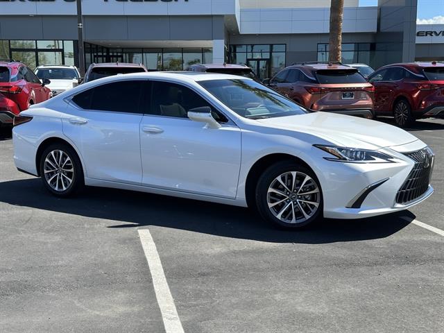 2025 Lexus ES Base photo 4