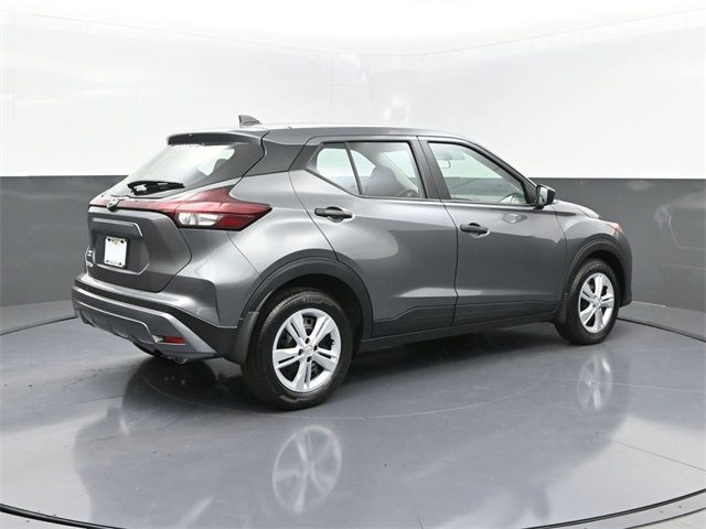 2025 Nissan Kicks Play S photo 3
