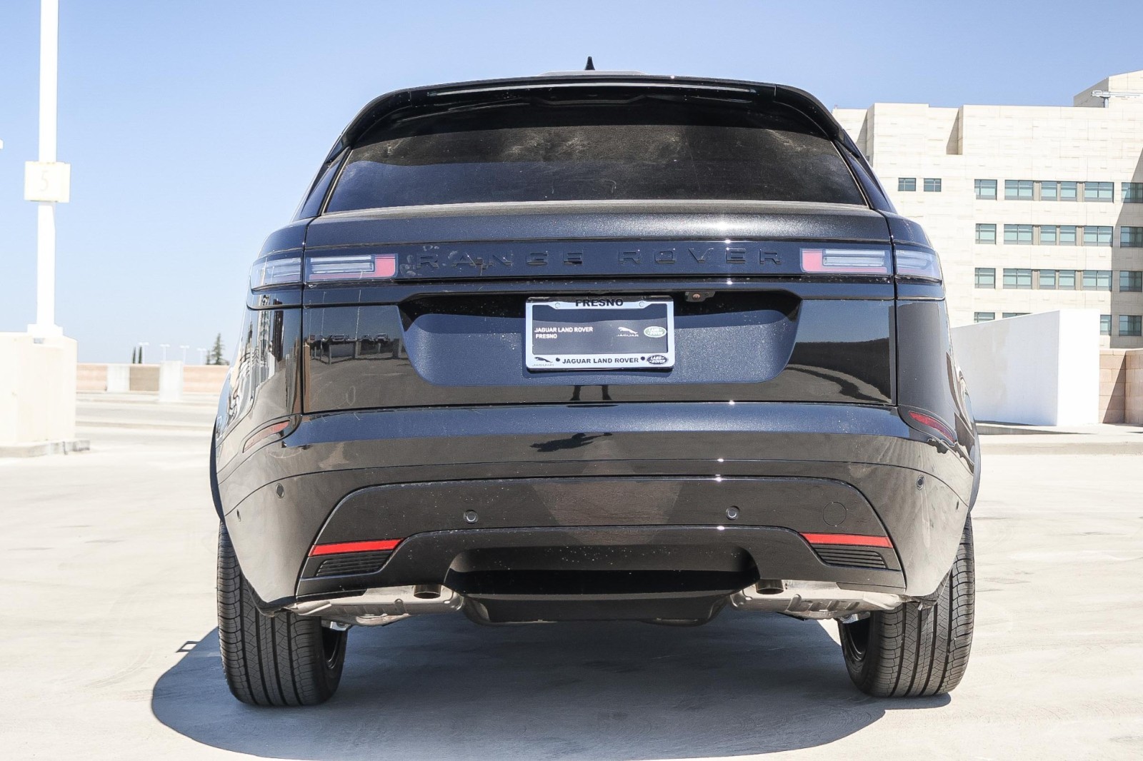 2026 Land Rover Range Rover Velar SE photo 5