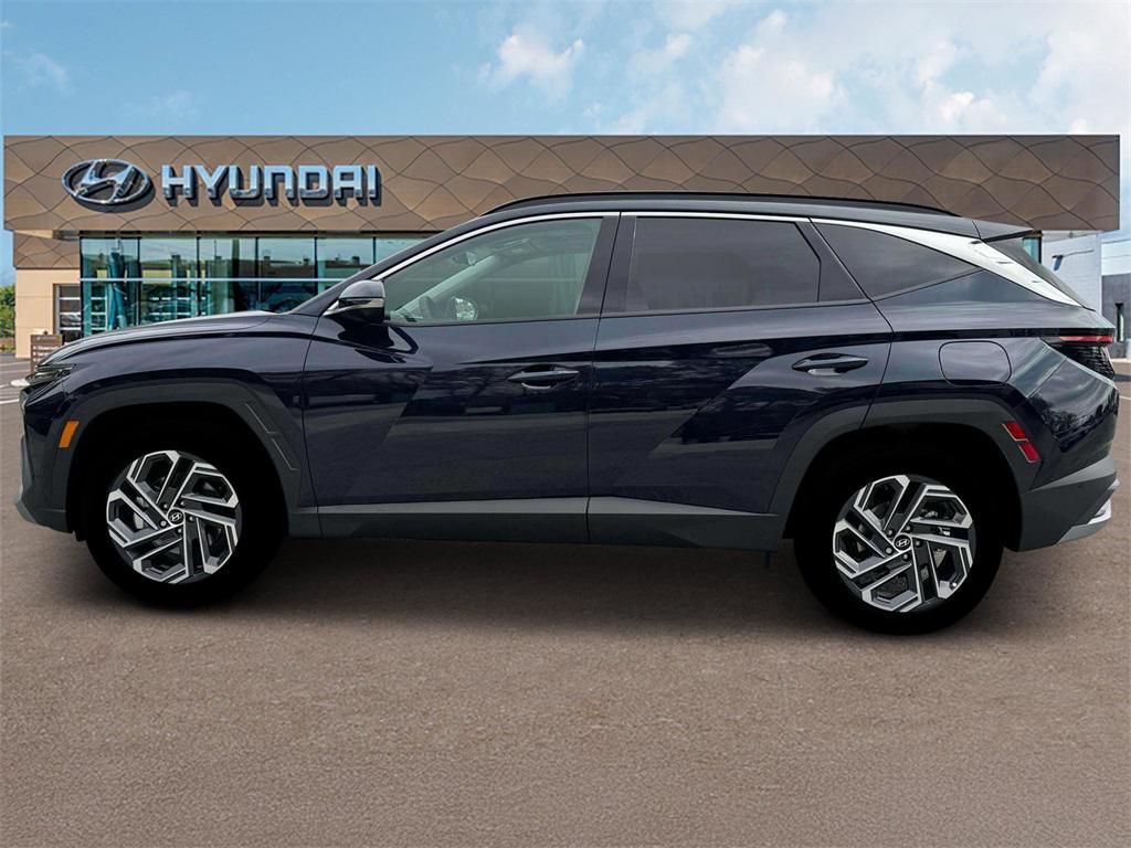 2025 Hyundai Tucson Hybrid Limited photo 2