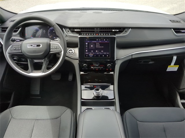 2025 Jeep Grand Cherokee Laredo X photo 21