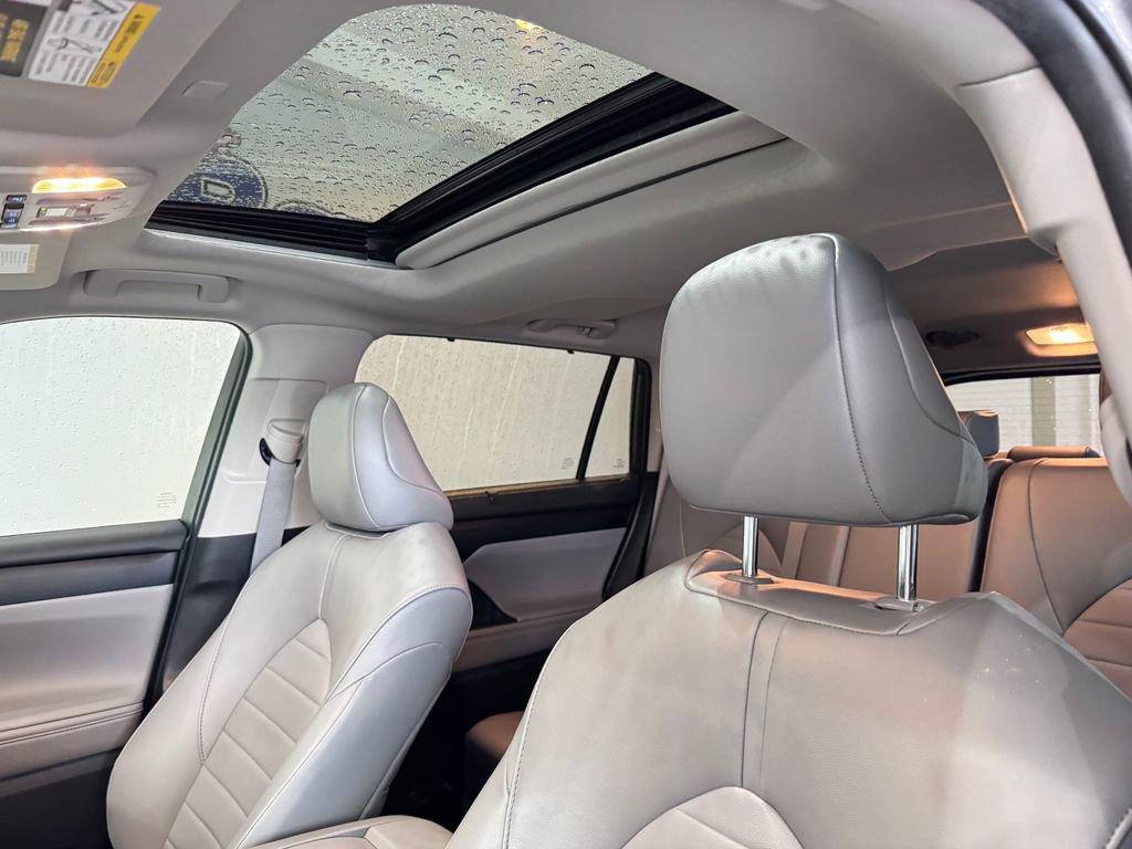 2022 Toyota Highlander Hybrid XLE photo 22