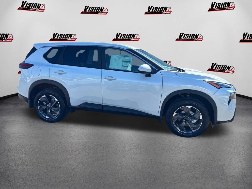 2026 Nissan Rogue SV photo 4
