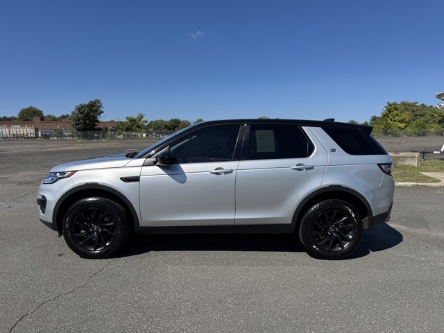 2017 Land Rover Discovery Sport SE photo 2