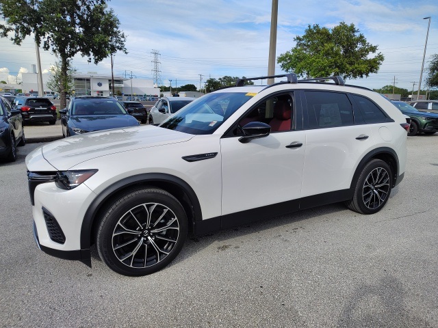 2025 Mazda CX-70 Premium Plus photo 3
