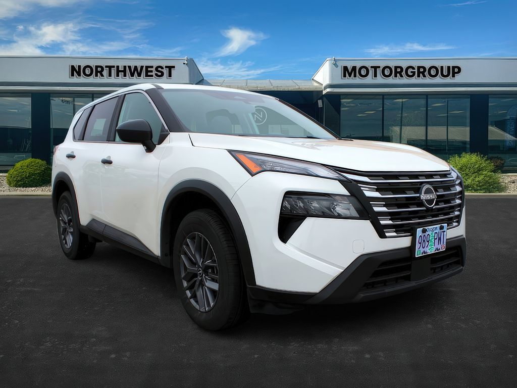 2024 Nissan Rogue S's photo