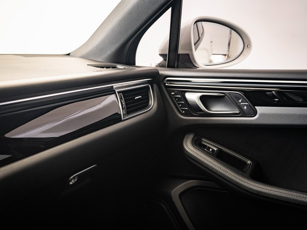 2018 Porsche Macan photo 31