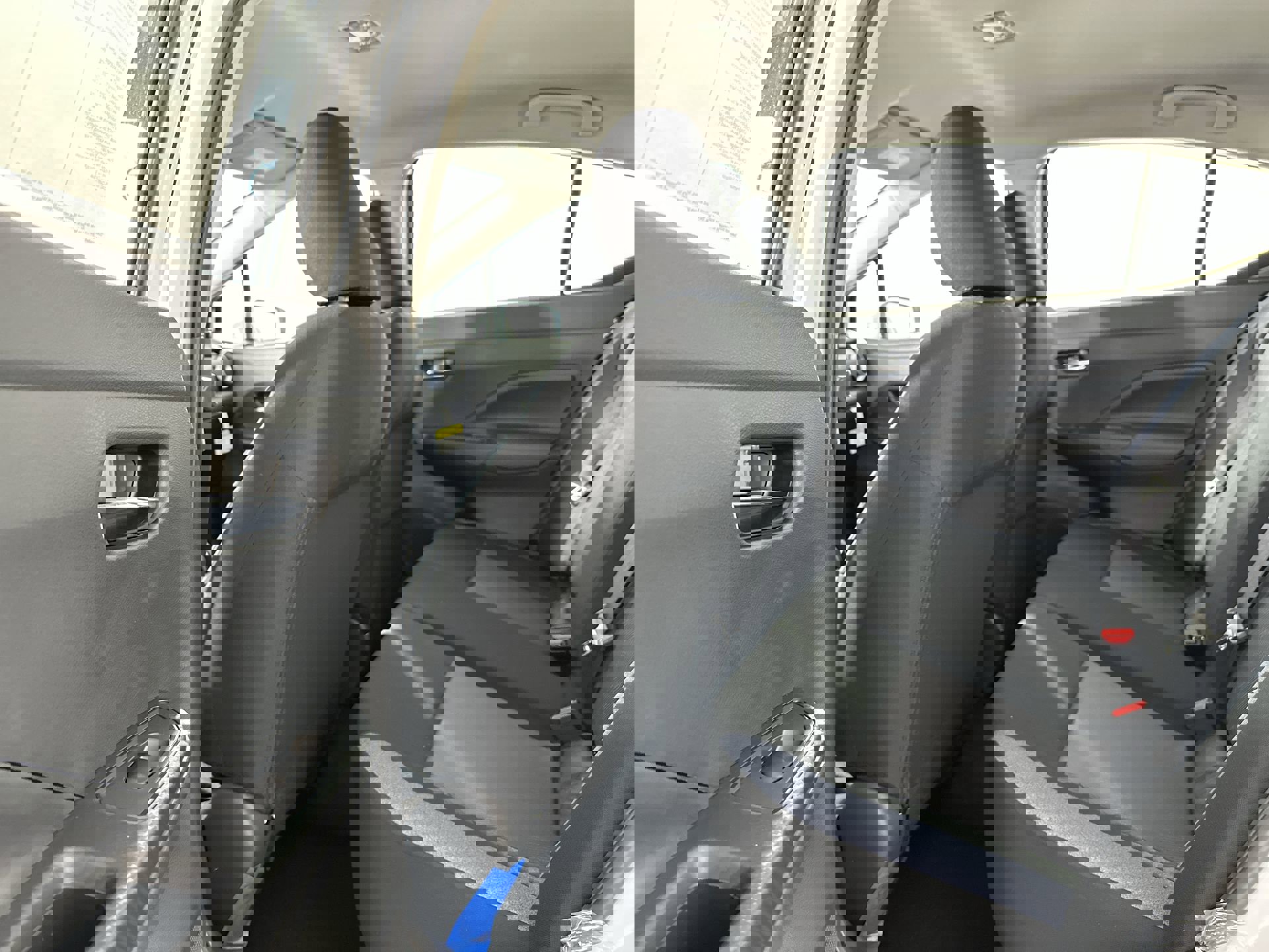 2025 Nissan Versa SV photo 24