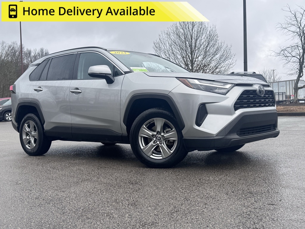 2024 Toyota RAV4 XLE's photo