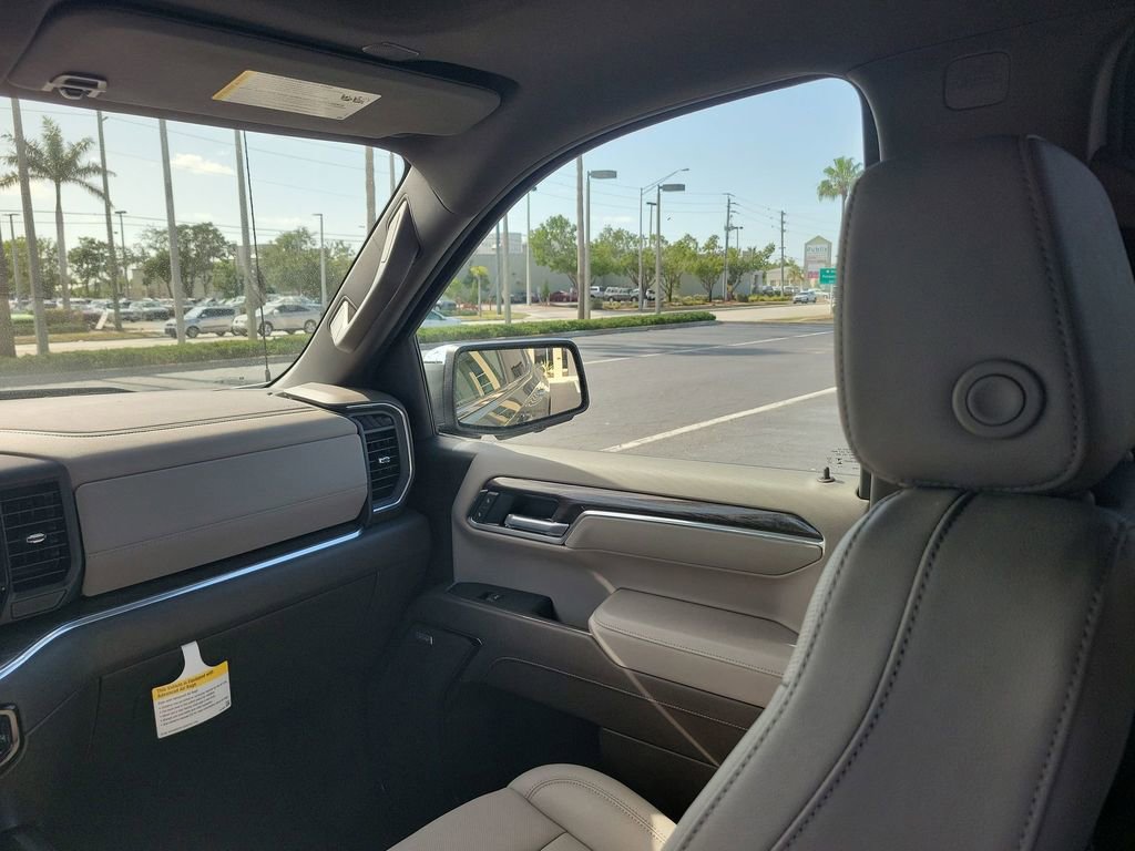 2025 Chevrolet Silverado LTZ photo 8