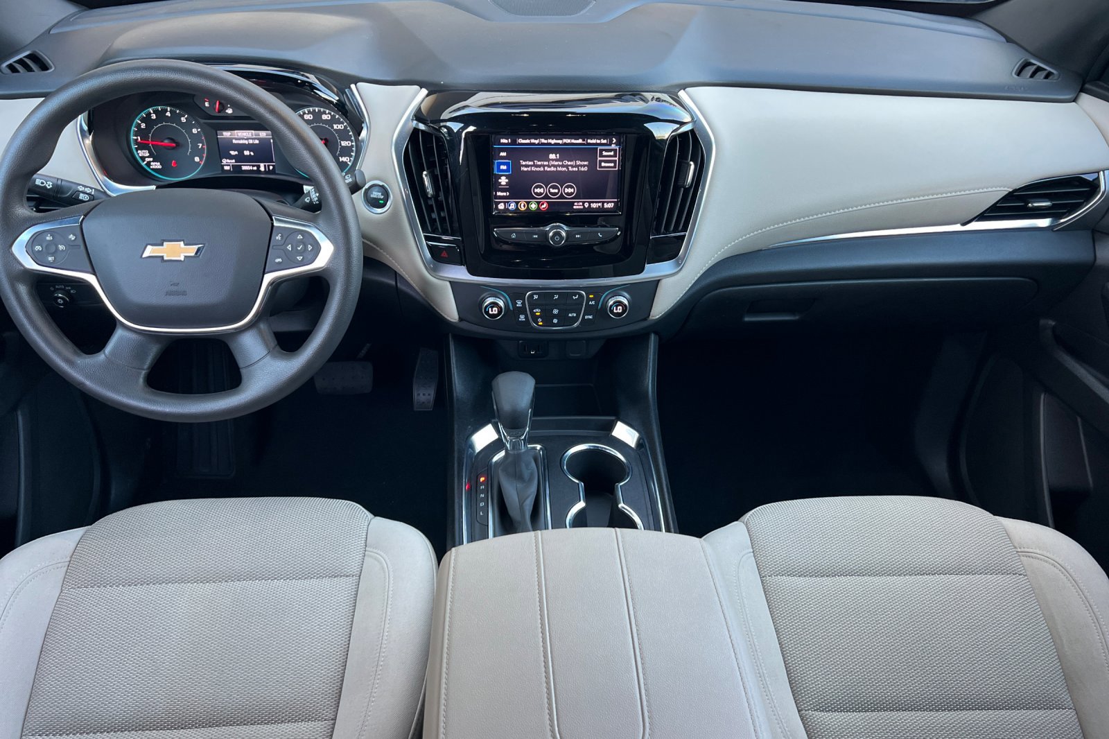2022 Chevrolet Traverse LS photo 11