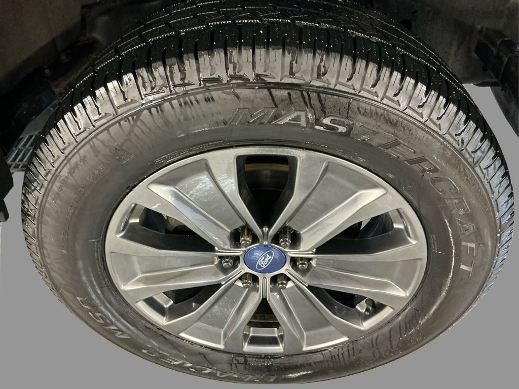 2018 Ford F-150 XLT photo 12
